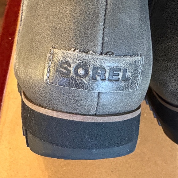 ☑️ Sorel Gray Ankle Thick rubber sole side elastic stretch on Booties - Picture 5 of 11